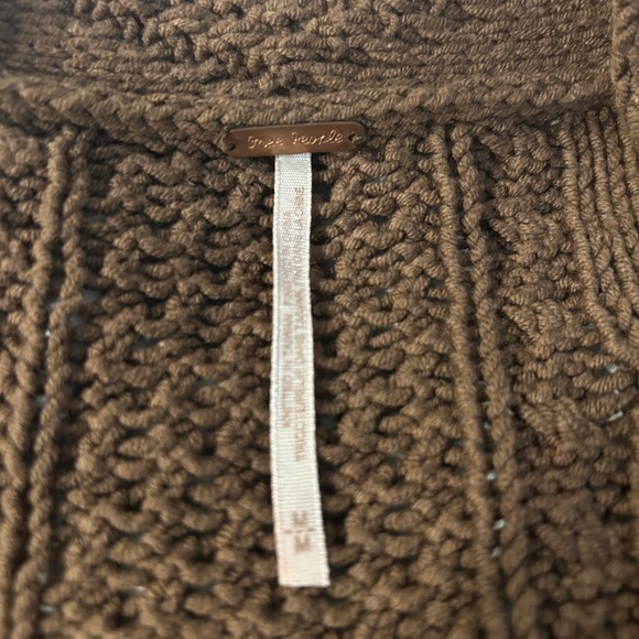 Free People cable and cobble green cardigan. - Picture 4 of 7